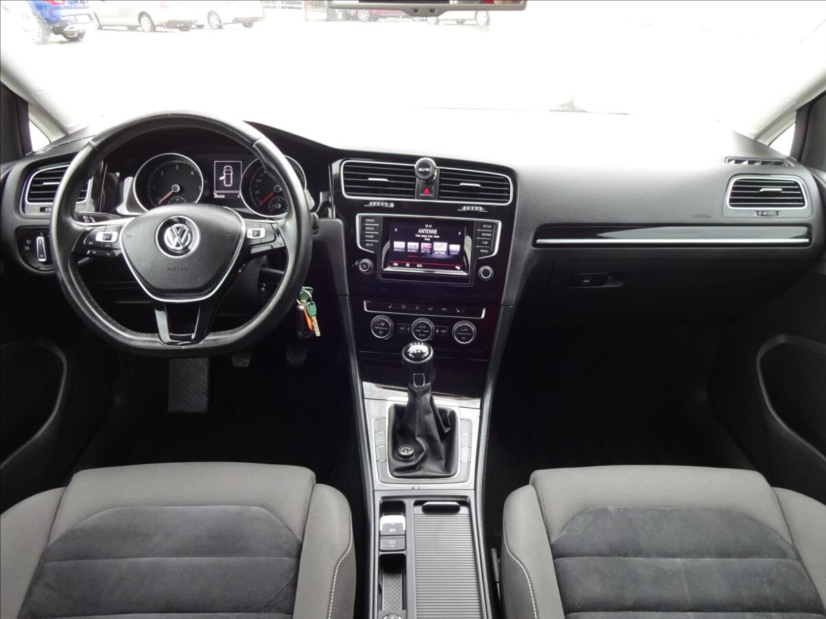 Volkswagen Golf Kombi 1,6 l 77 kw