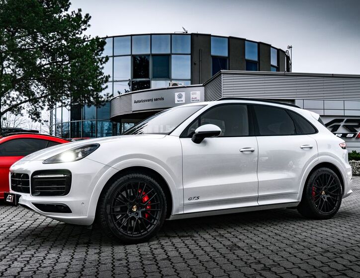 Porsche Cayenne SUV 4,0 l 338 kw