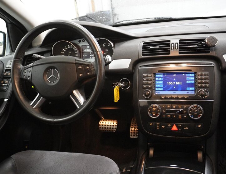 Mercedes-Benz Třídy R SUV 5,0 l 225 kw