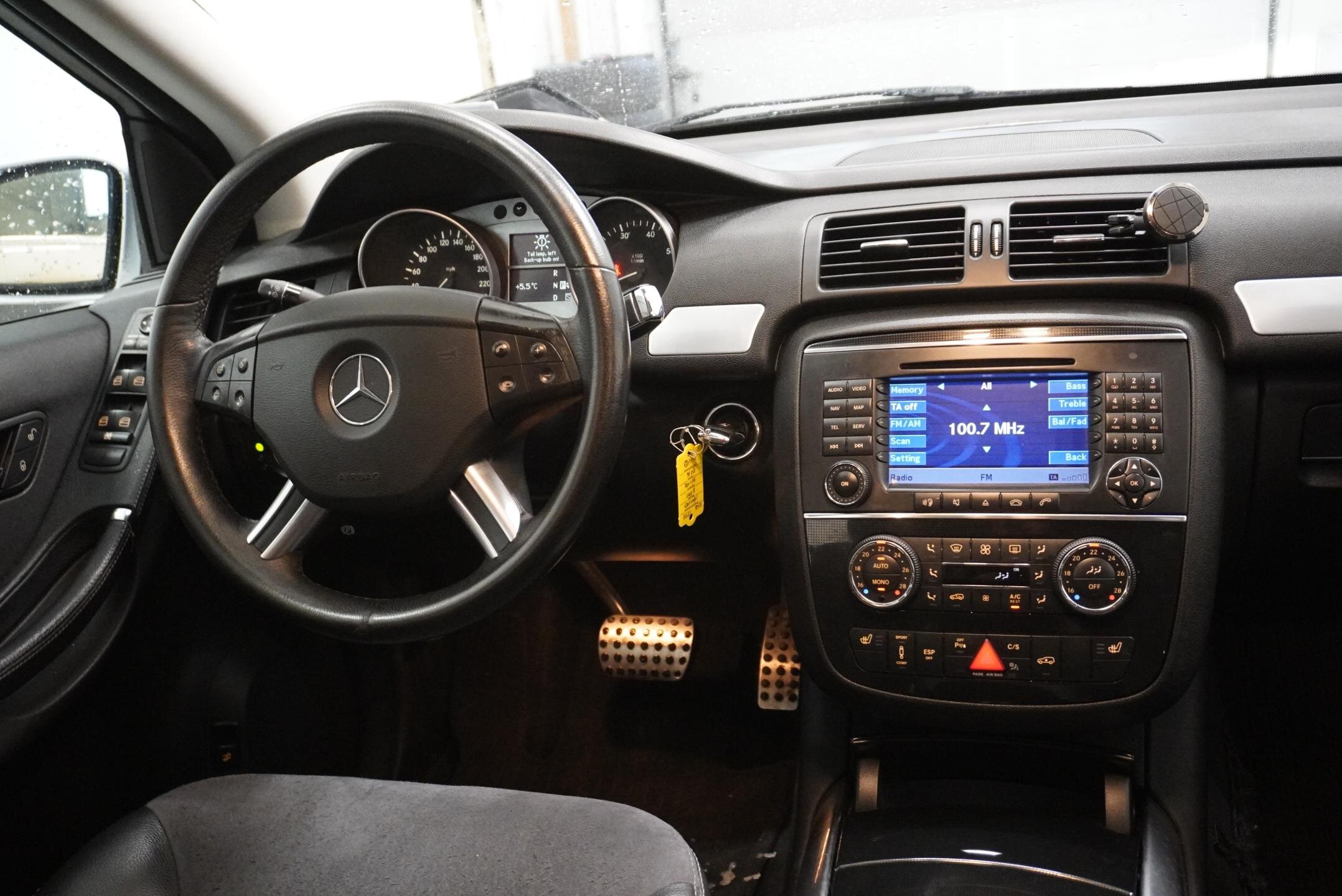 Mercedes-Benz Třídy R SUV 5,0 l 225 kw