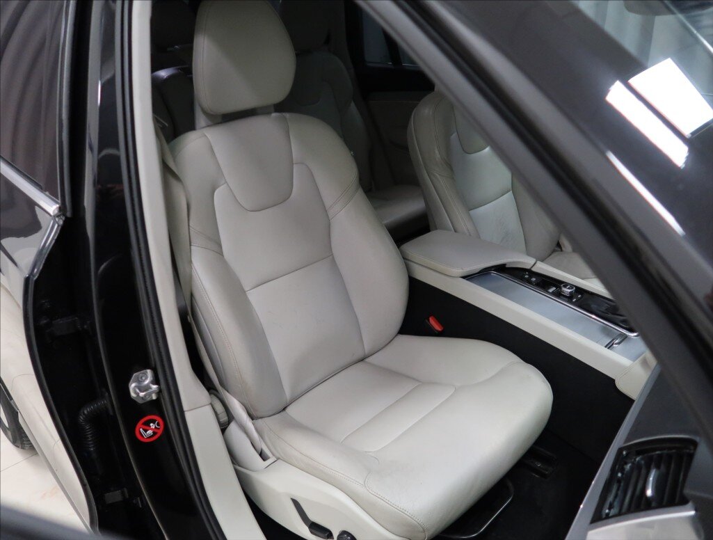 Volvo XC90 SUV 2,0 l 173 kw