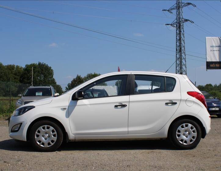 Hyundai i20 8