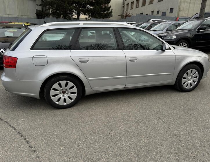 Audi A4 Kombi 2,0 l 103 kw