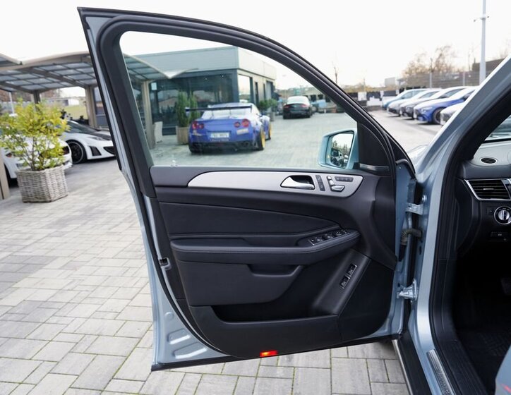 Mercedes-Benz GLS 21