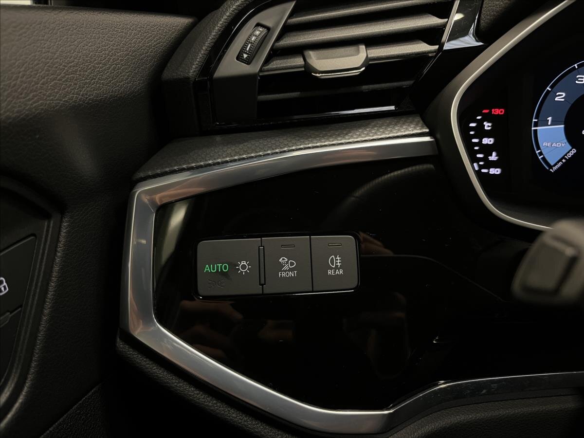 Audi Q3 SUV 1,5 l 110 kw