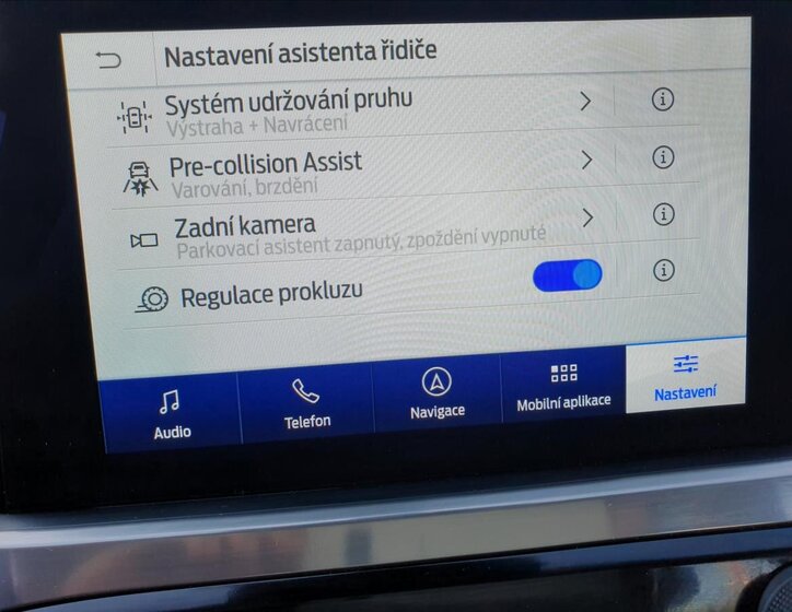 Ford Kuga SUV 1,5 l 88 kw