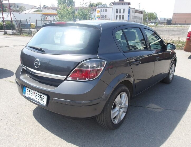 Opel Astra Hatchback 1,4 l 66 kw