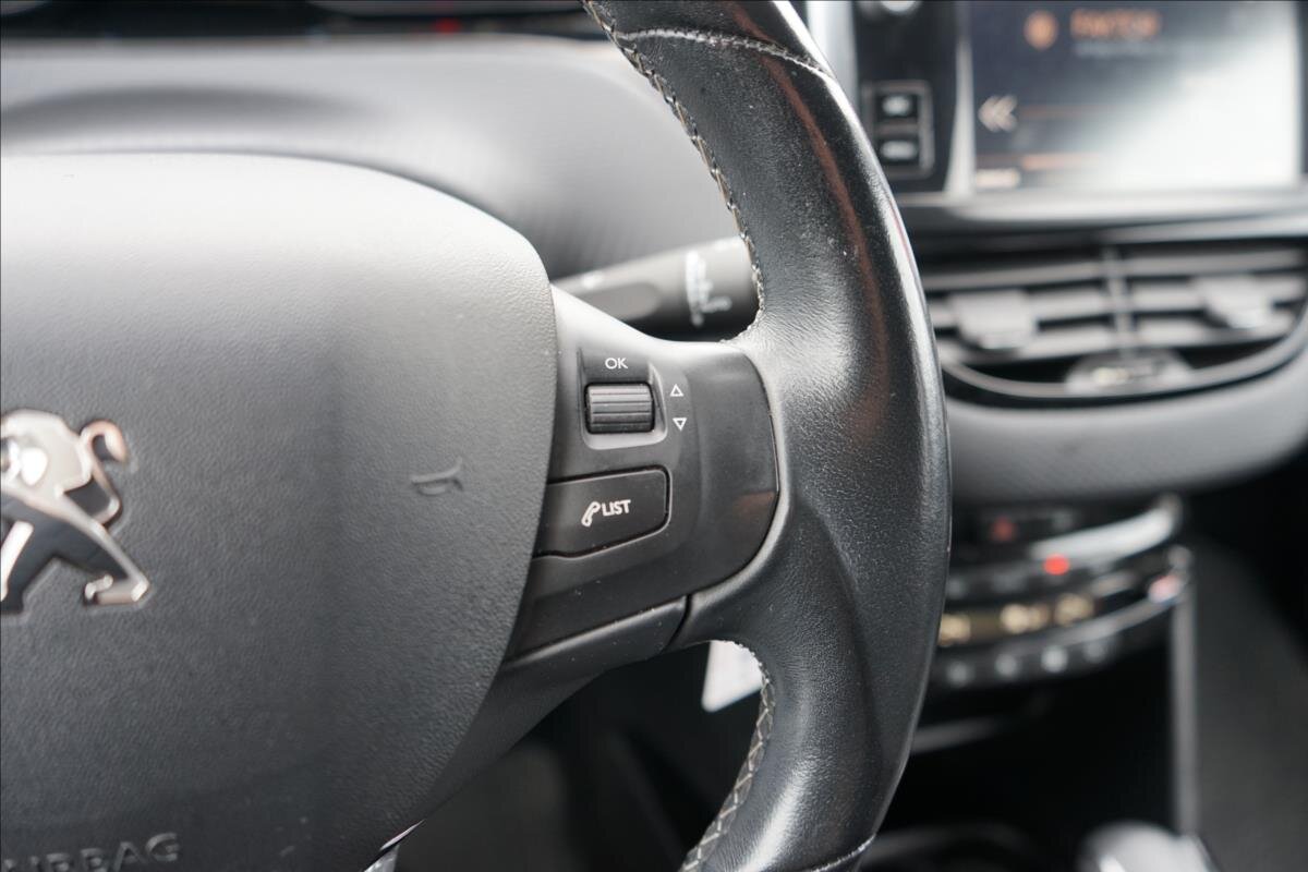 Peugeot 2008 SUV / Terénní 1,2 l 81 kw