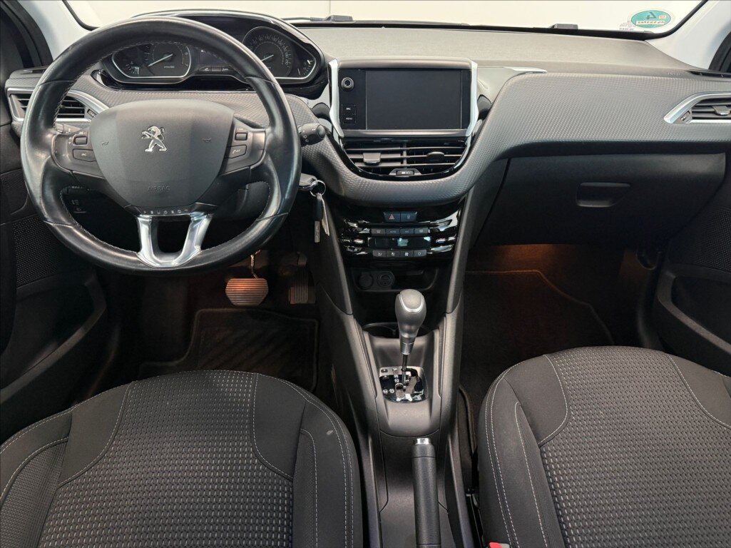 Peugeot 208 Hatchback 1,2 l 81 kw