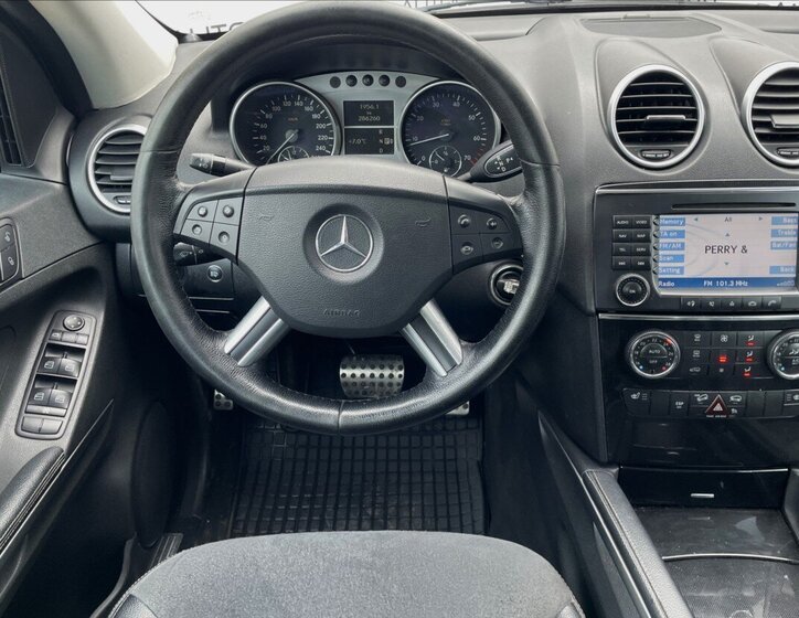 Mercedes-Benz Třídy M SUV / Terénní 3,5 l 200 kw