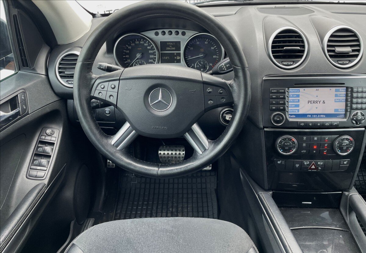 Mercedes-Benz Třídy M SUV / Terénní 3,5 l 200 kw