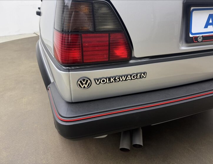 Volkswagen Golf Sedan / Limuzína 1,8 l 79 kw