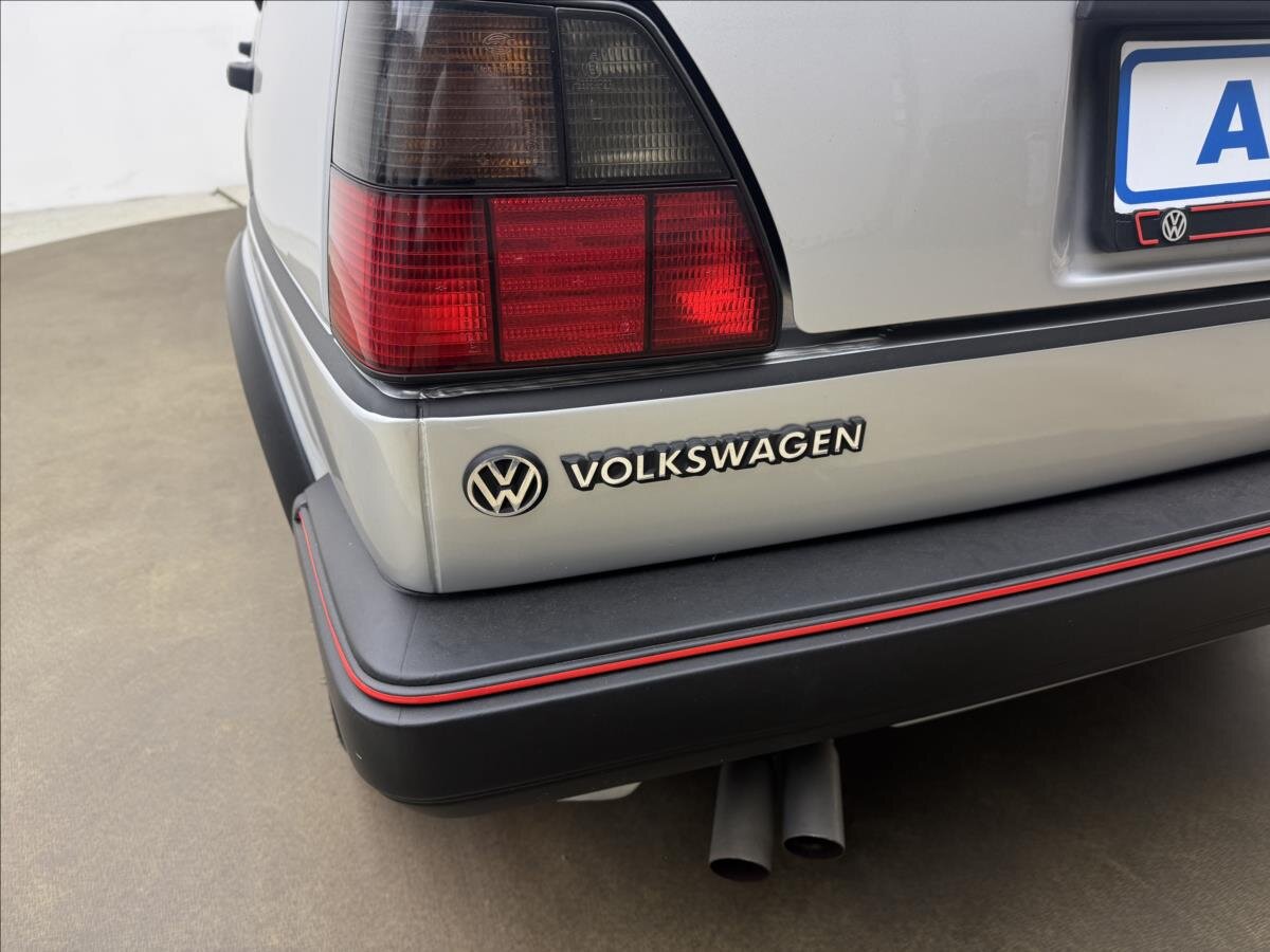 Volkswagen Golf Sedan / Limuzína 1,8 l 79 kw