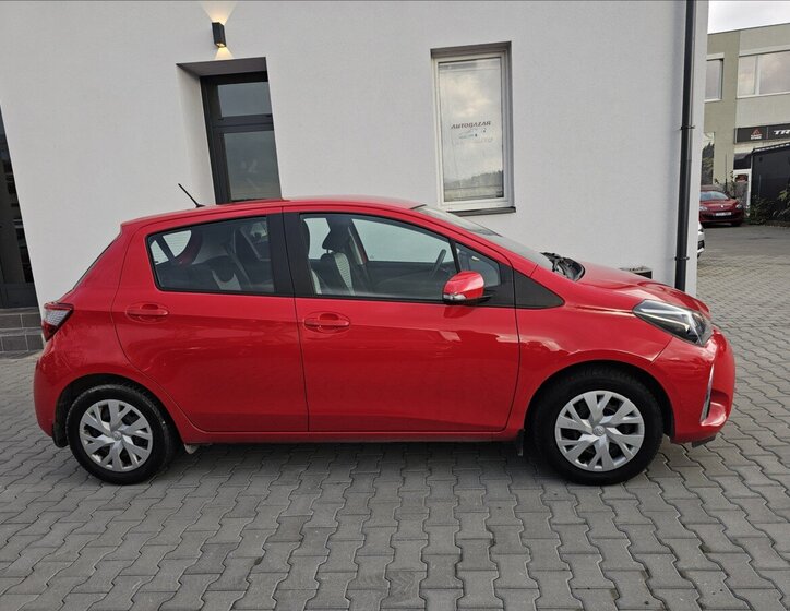 Toyota Yaris 5