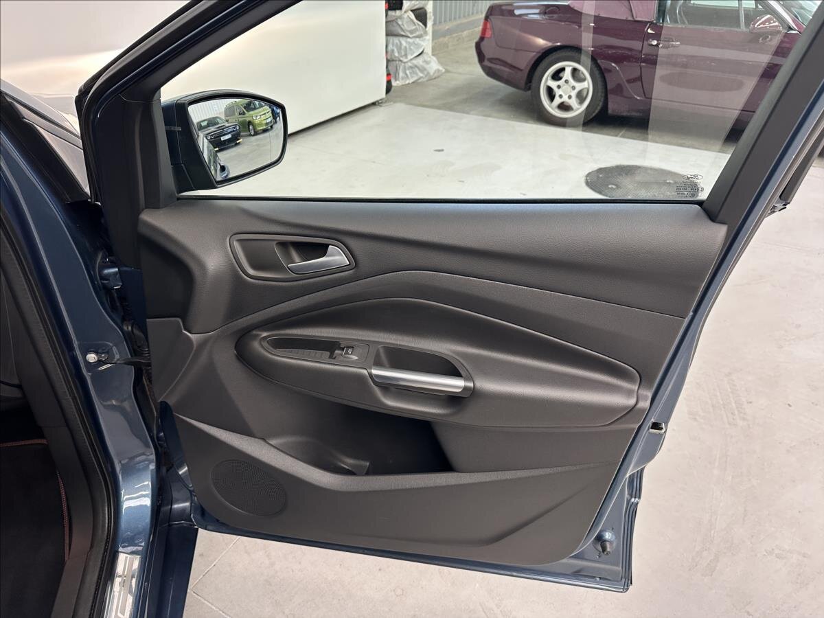 Ford Kuga SUV 1,5 l 110 kw