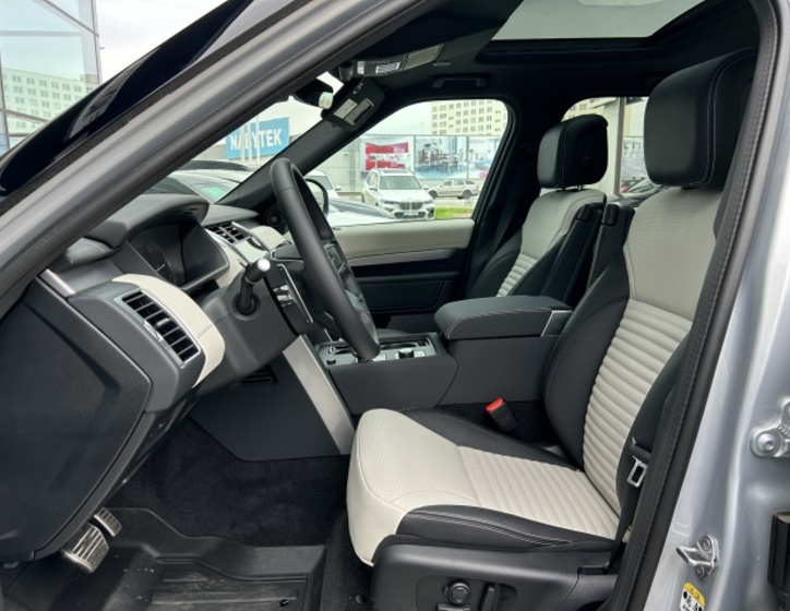 Land Rover Discovery 10