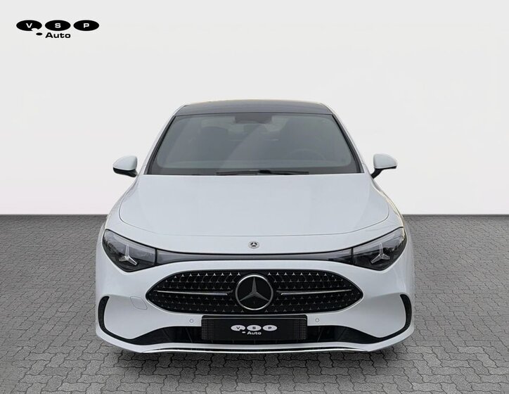 Mercedes-Benz CLA Sedan / Limuzína 1,3 l 120 kw