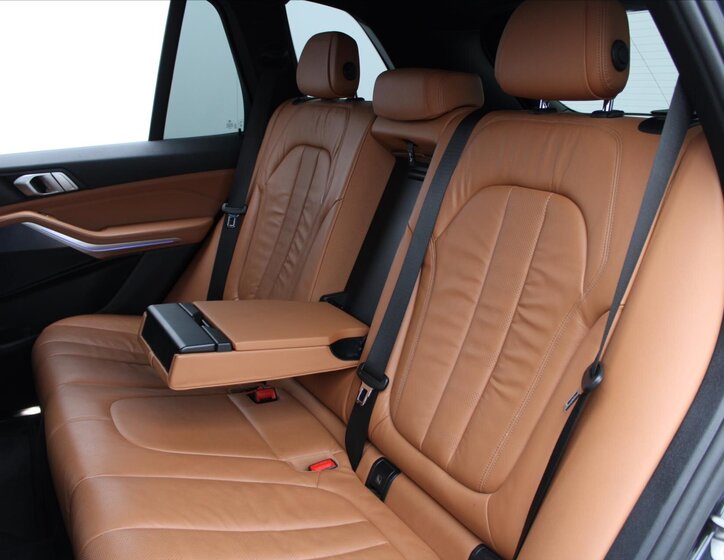 BMW X5 SUV / Terénní 3,0 l 195 kw