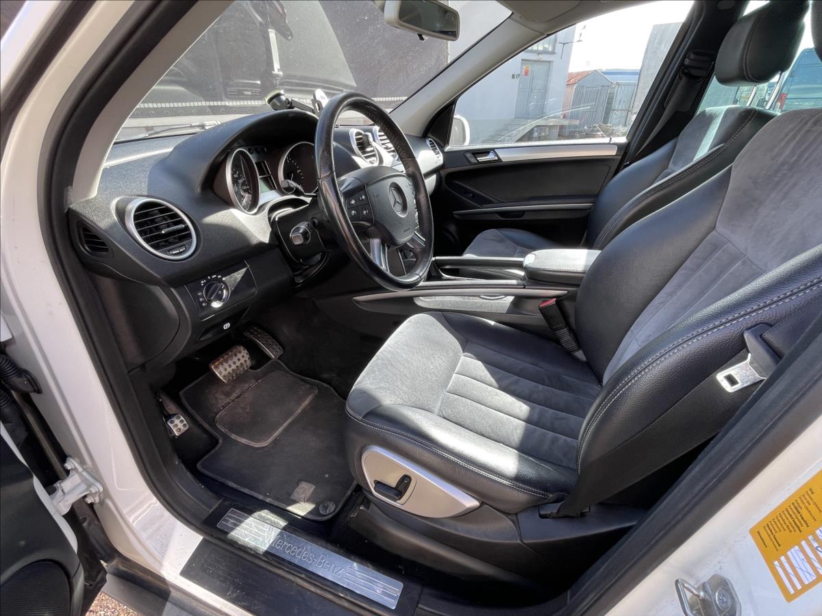 Mercedes-Benz Třídy M SUV 3,0 l 165 kw