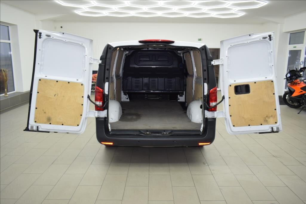 Mercedes-Benz Vito Skříň 2,0 l 120 kw