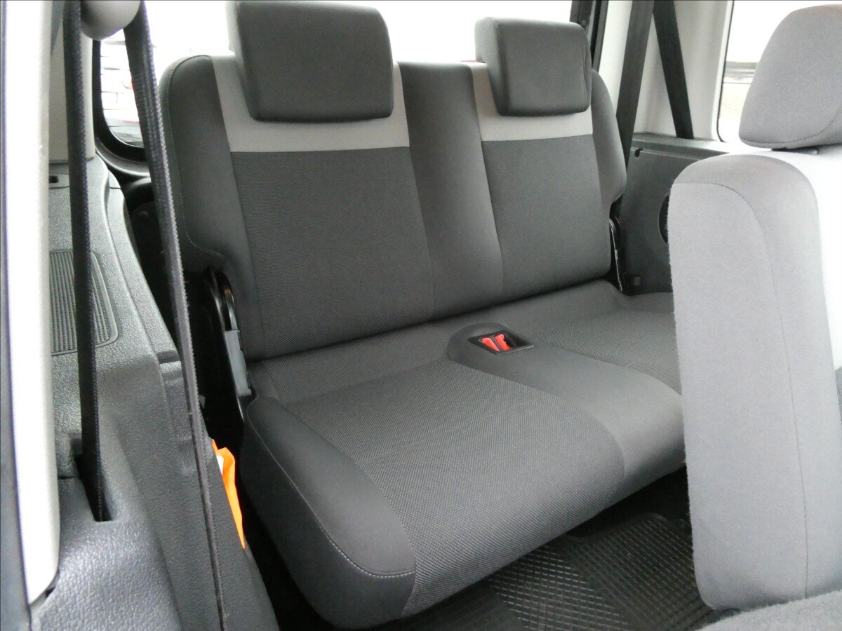 Volkswagen Caddy Kombi 1,6 l 75 kw