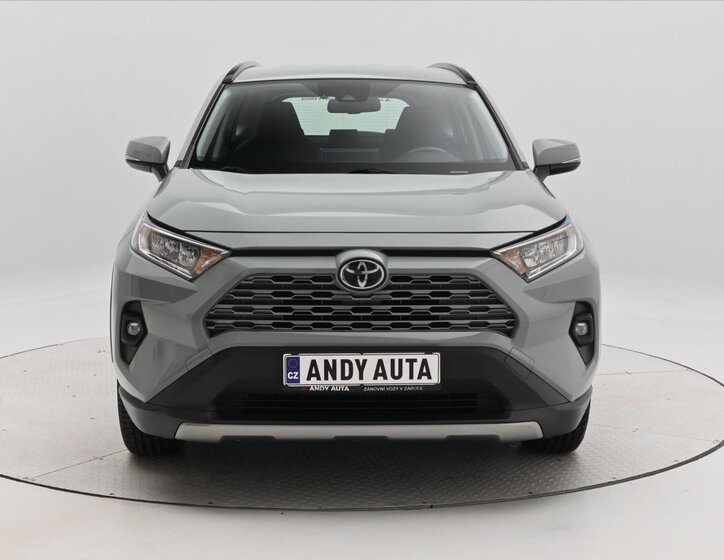 Toyota RAV4 SUV / Terénní 2,0 l 129 kw