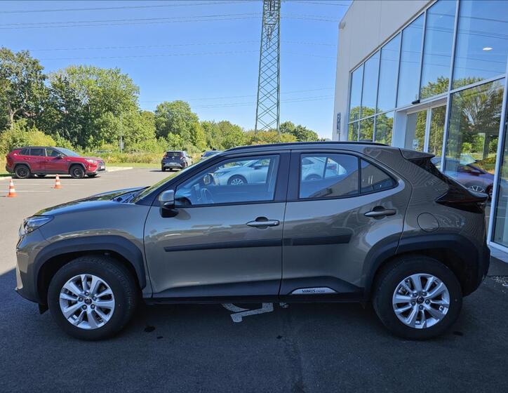 Toyota Yaris Cross 4