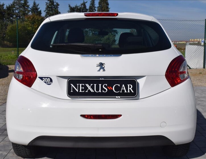 Peugeot 208 6