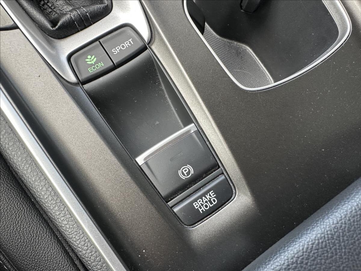 Honda Accord Sedan / Limuzína 1,5 l 141 kw