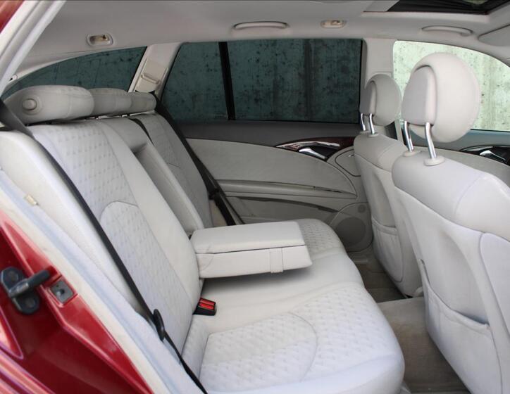 Mercedes-Benz Třídy E 28