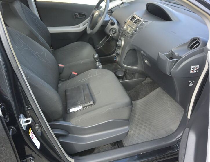 Toyota Yaris 27