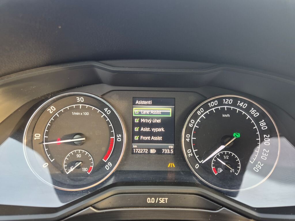 Škoda Superb Sedan / Limuzína 2,0 l 110 kw