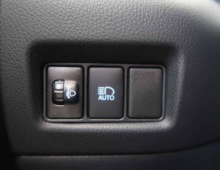 Toyota C-HR SUV 1,8 l 72 kw