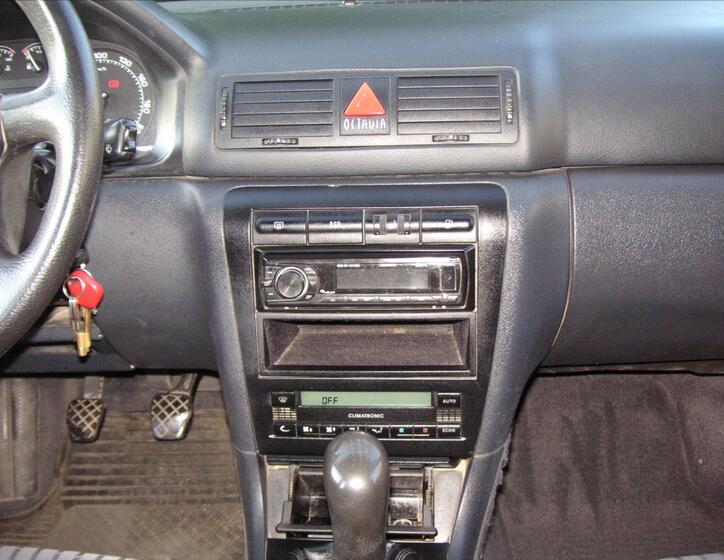 Škoda Octavia 14