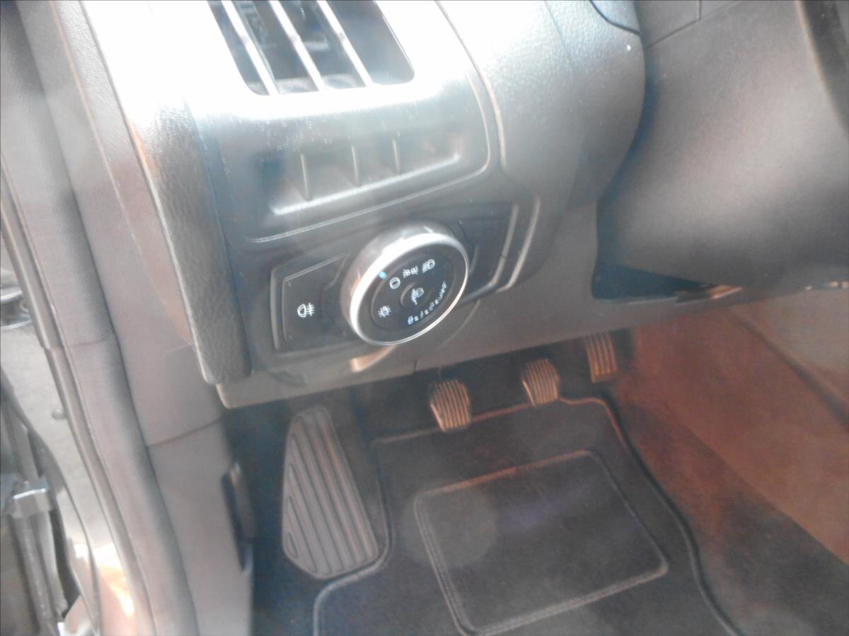 Ford Focus Kombi 1,5 l 70 kw