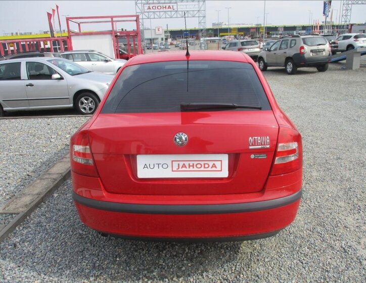Škoda Octavia Sedan / Limuzína 1,6 l 75 kw