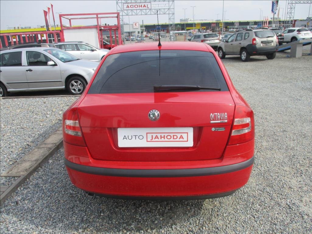 Škoda Octavia Sedan / Limuzína 1,6 l 75 kw