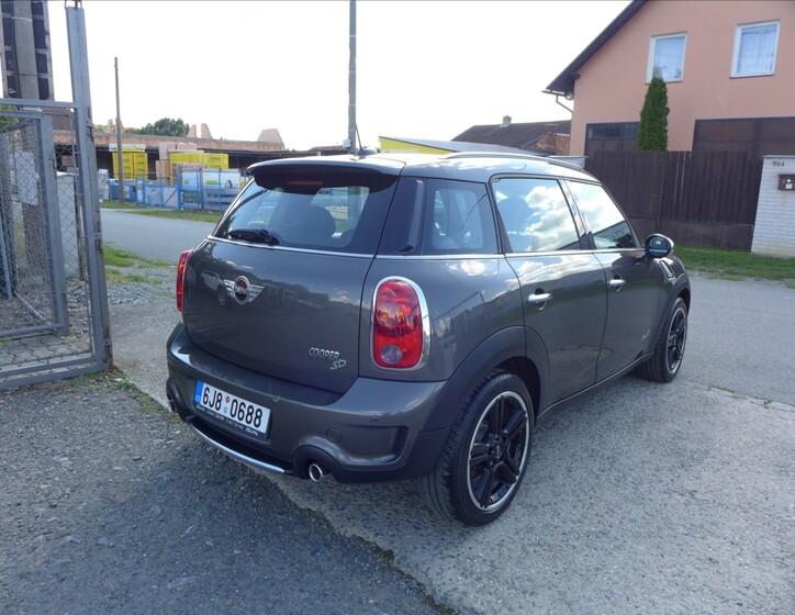 Mini Countryman 6