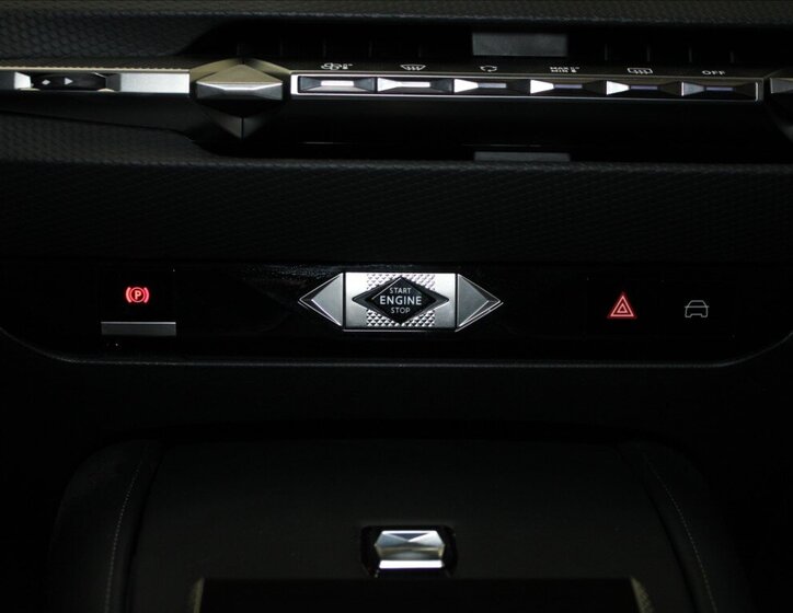 DS Automobiles DS4 SUV / Terénní 1,6 l 165 kw