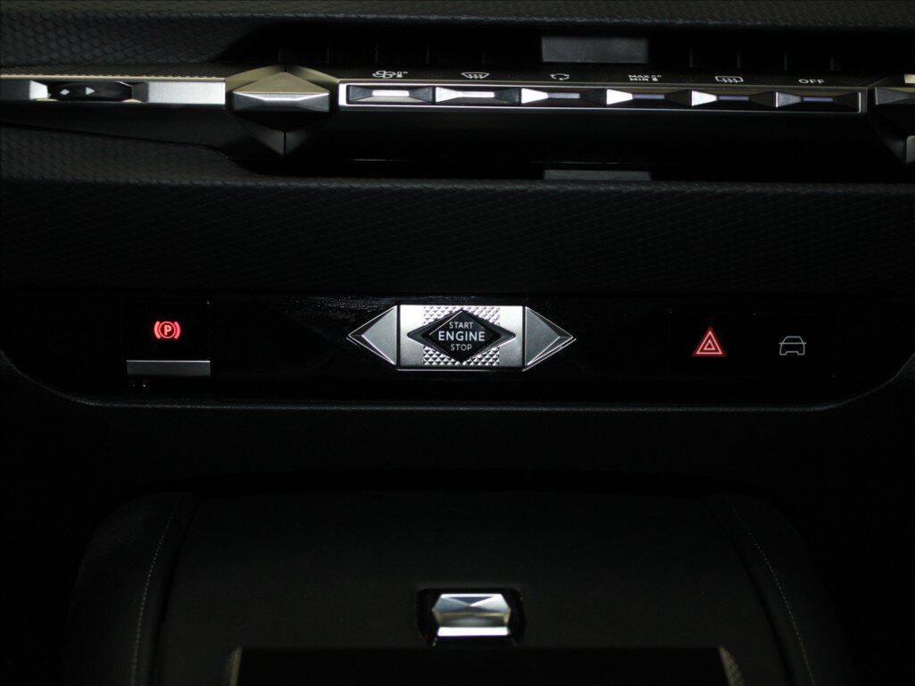 DS Automobiles DS4 SUV / Terénní 1,6 l 165 kw