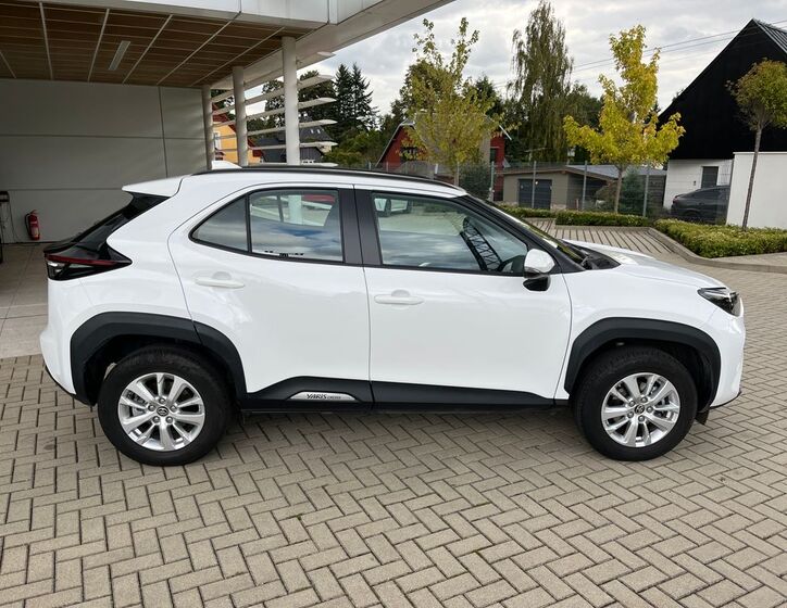 Toyota Yaris Cross 8