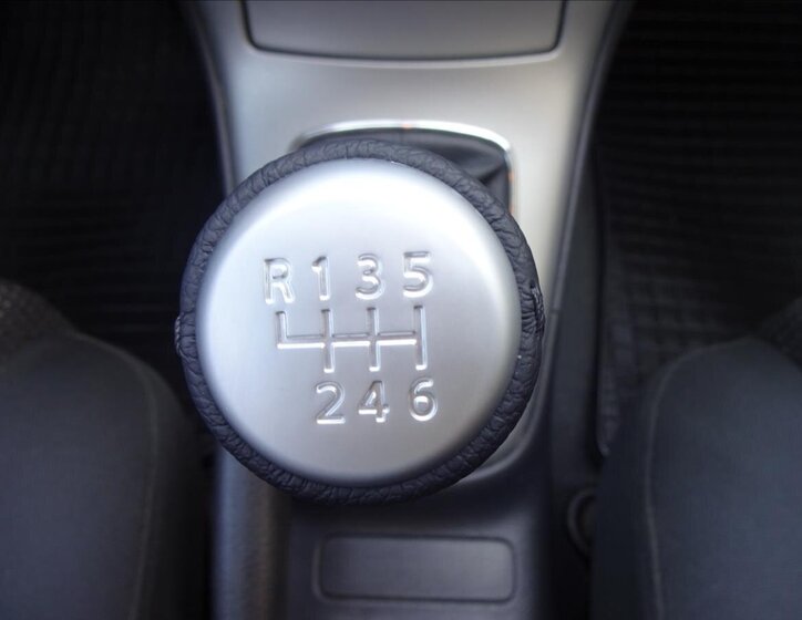 Toyota Avensis Kombi 2,0 l 93 kw