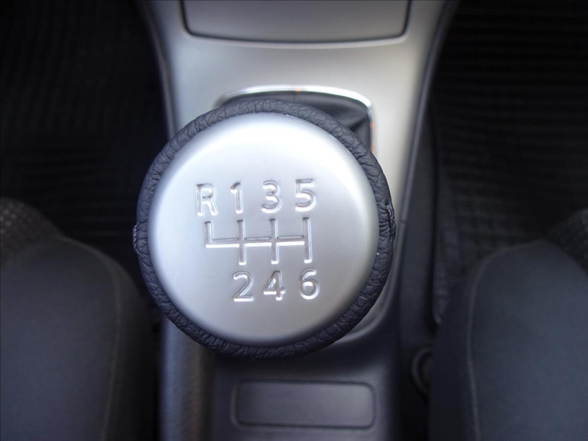 Toyota Avensis Kombi 2,0 l 93 kw