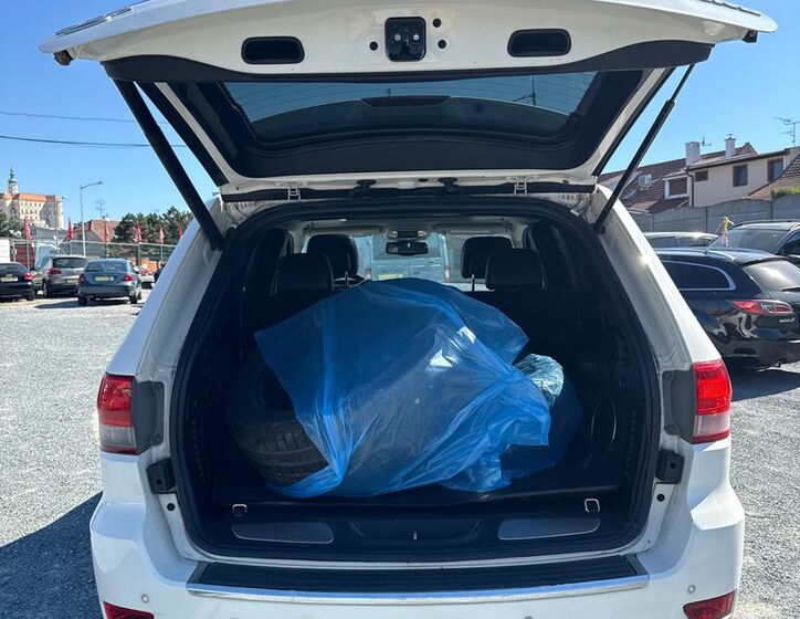 Jeep Grand Cherokee 26