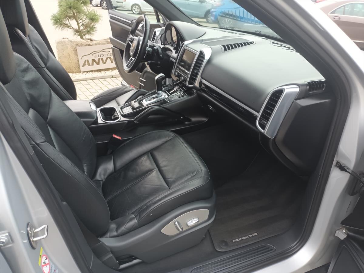 Porsche Cayenne Kombi 3,0 l 180 kw