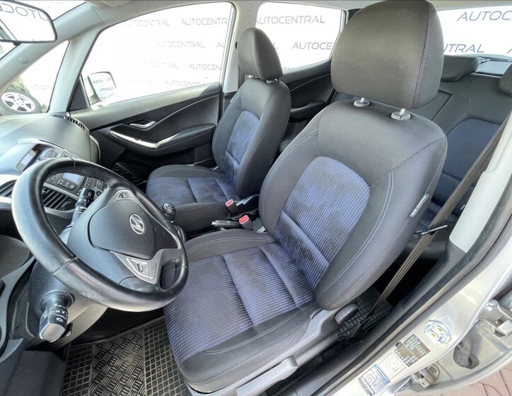 Hyundai ix20 MPV 1,4 l 66 kw