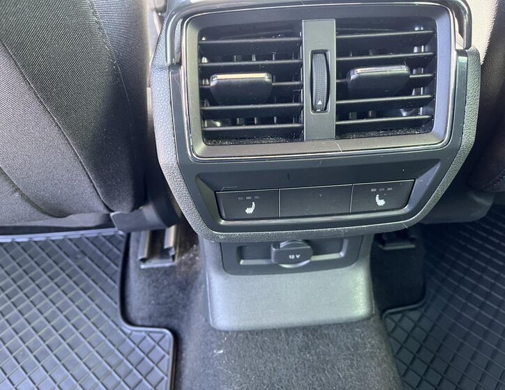 Škoda Karoq SUV / Terénní 1,5 l 110 kw