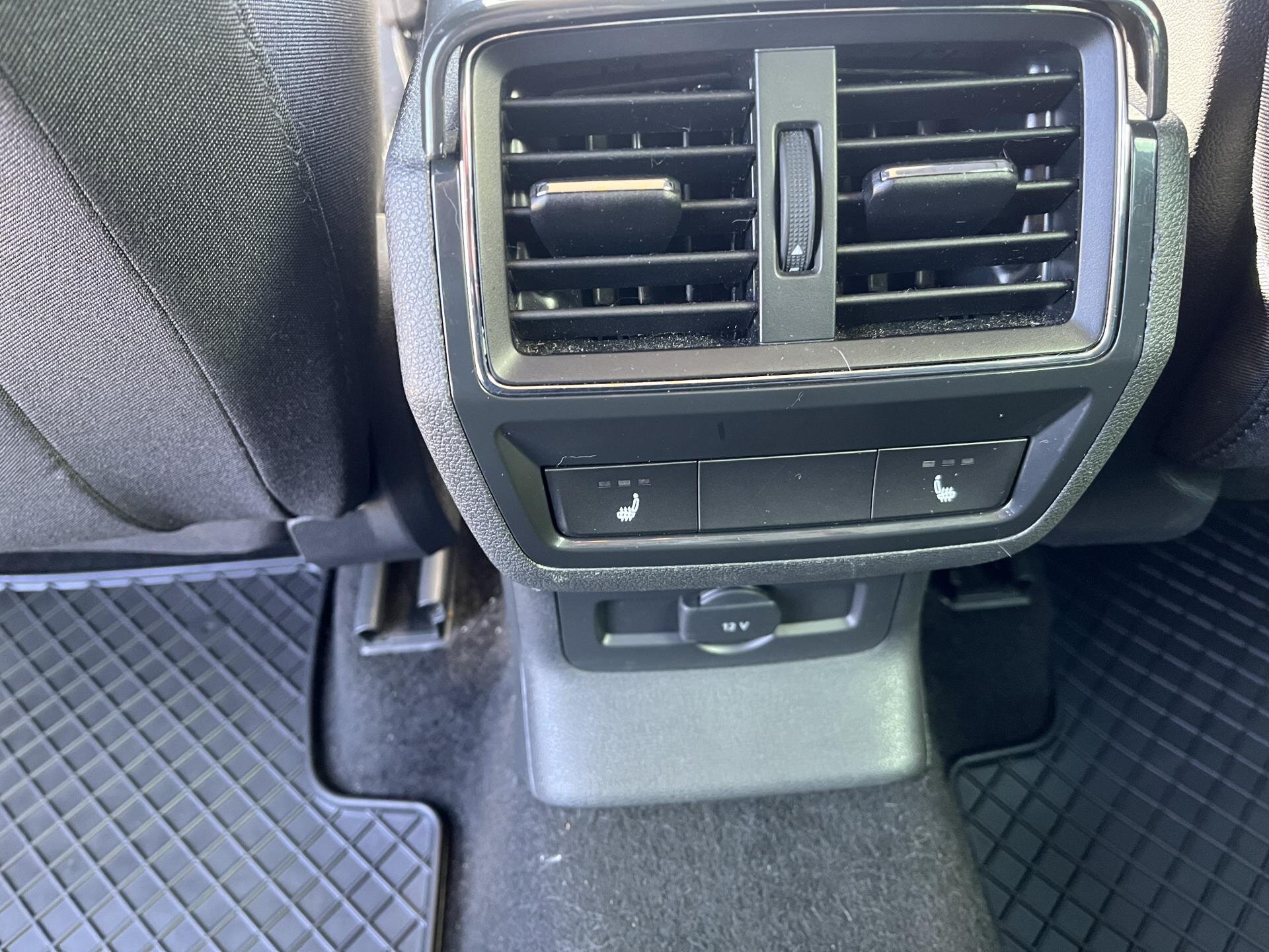 Škoda Karoq SUV / Terénní 1,5 l 110 kw