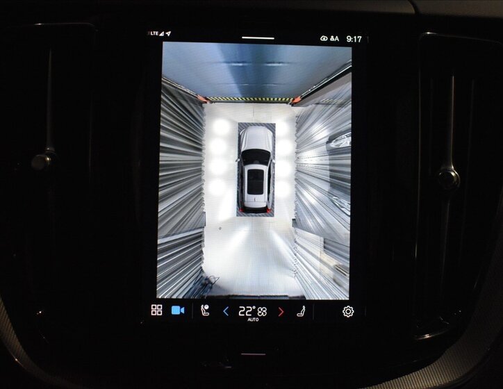 Volvo XC60 SUV / Terénní 2,0 l 257 kw