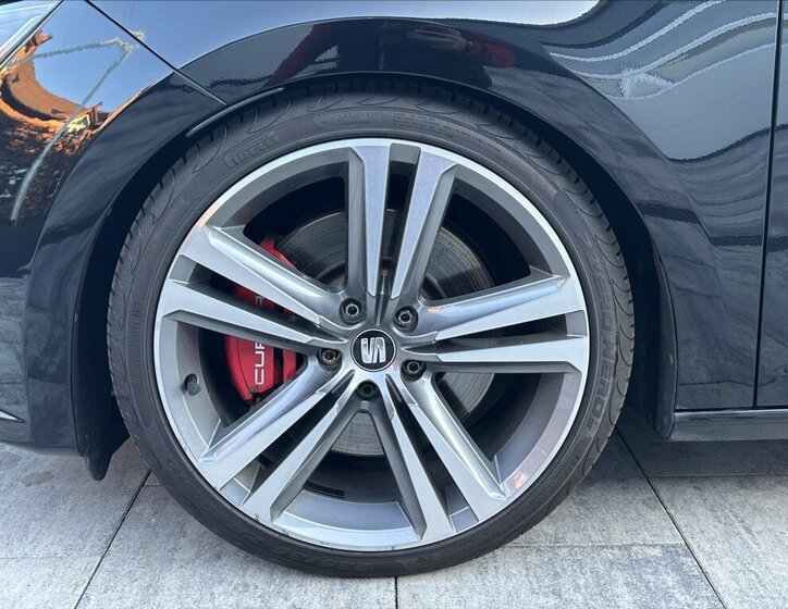 Seat Leon Hatchback 2,0 l 213 kw